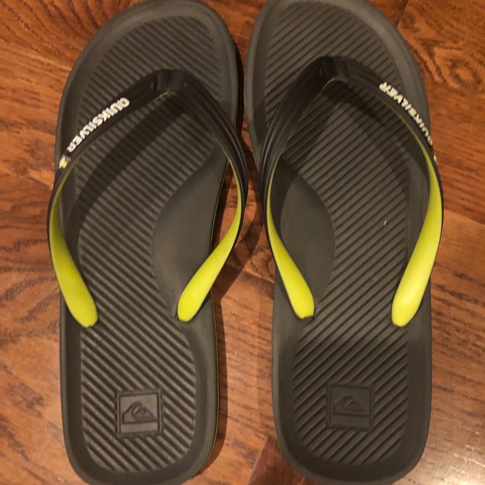 Men’s Quicksilver flip flops, size 12